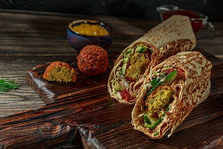 Мини-шаурма с фалафелем