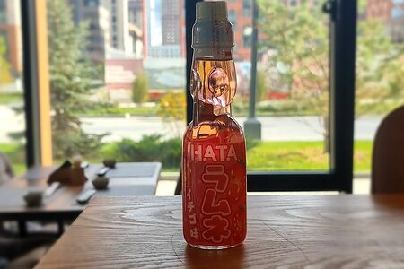 Лимонад японский Рамунэ со вкусом клубники