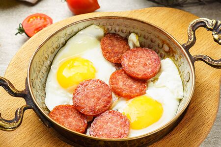 Омлет с суджуком