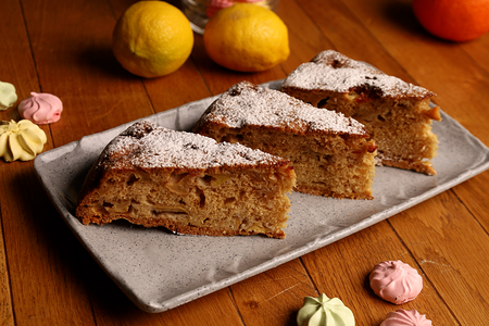 Шарлотка с яблоками