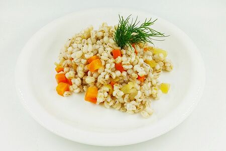 Каша перловая с морковью