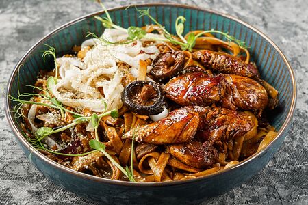 Рисовая лапша с цыпленком