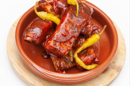 Свиные ребра с маринованным острым перцем