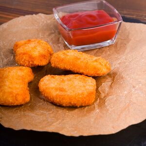 Наггетсы куриные с кетчупом 