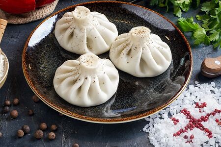 Хинкали со свининой и говядиной