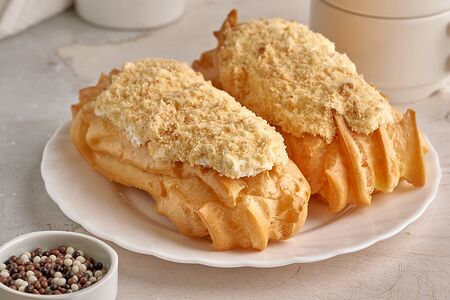 Пирожное Эклер белый