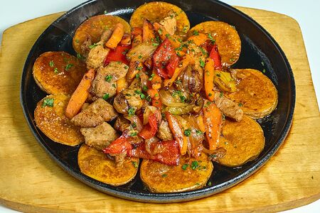 Острое мясо с овощами