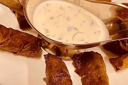 Долма в винoградном листе