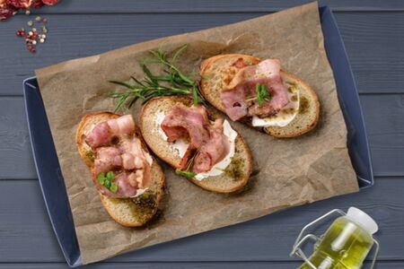 Фирменные бутерброды с беконом