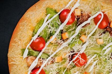 Цезарь 30 см (толстое с сыром)