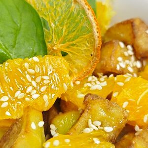 Салат из печеного баклажана и апельсина