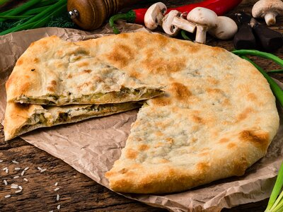 Пирог с грудинкой и картофелем