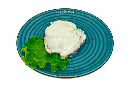 Стейк из курицы под сырным соусом