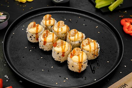 Запеченный с курицей и грибами