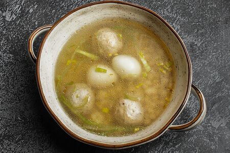 Бульон с фрикадельками с птитимом