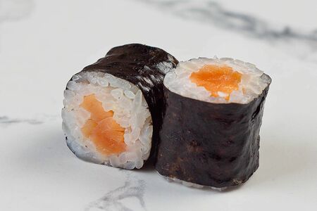 Ролл копченый лосось