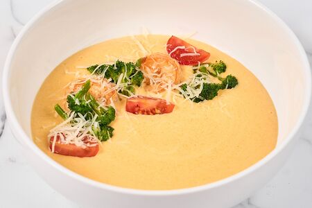 Сырный суп с креветками и брокколи