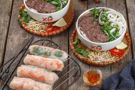 Набор: фо бо (2 шт.), фреш-ролл с креветками (4 шт.)