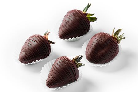 Клубника в темном шоколаде 