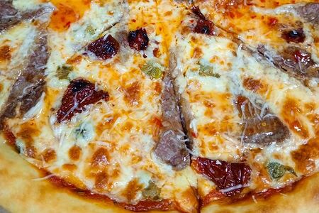 Пицца с мраморной говядиной 