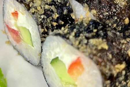 Горячий ролл с овощами 