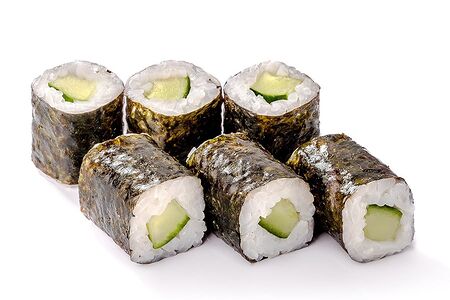 Классический ролл с огурцом