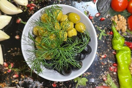 Оливки и маслины