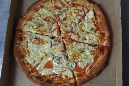 Пицца с курицей и грибами S