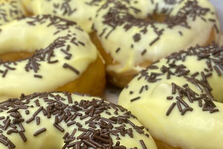 Банановый донатс