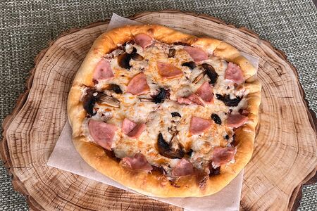 Пицца Ветчина-грибы M