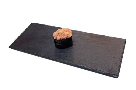 Гункан с острым тунцом  