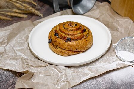 Любимчик с маком и изюмом