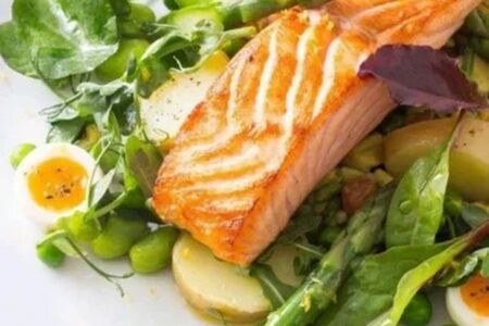 Филе лосося с картофелем