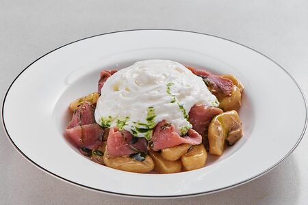 Ньокки с копчёной уткой и пекорино романо