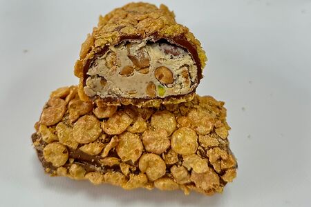 Миндальный король