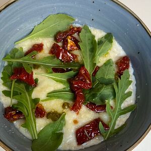 Վարսակ պարմեզանով, լոլիկով և ռուկոլայով