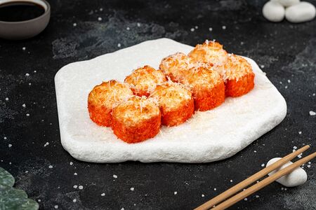 Запеченный с копченым лососем