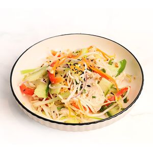 Салат с курицей и овощами
