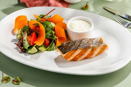 Стейк из лосося