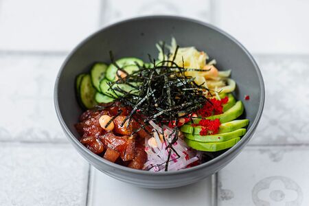 Поке с тунцом