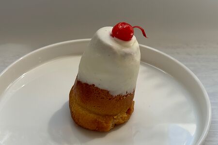 Ромовая баба в сливочном креме