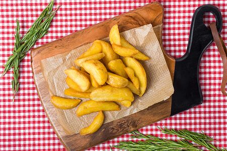 Картофельные дольки со специями