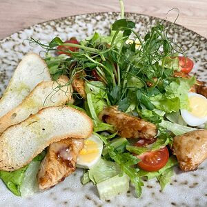 Салат из птицы с медово-лимонной заправкой