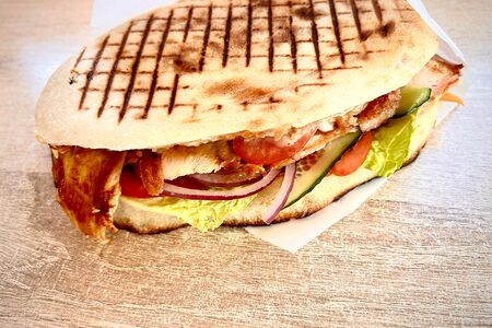 Донар  в лепешке 