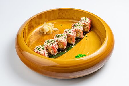 Ролл с тунцом, крабом и угрем