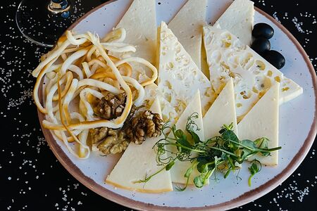 Ассорти грузинских сыров