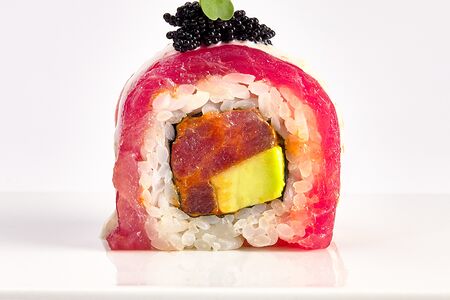 Урамаки ролл Spicy Tuna