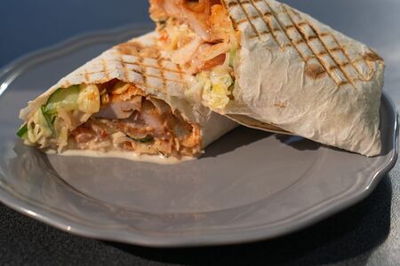 Шаурма свиная на углях сырная