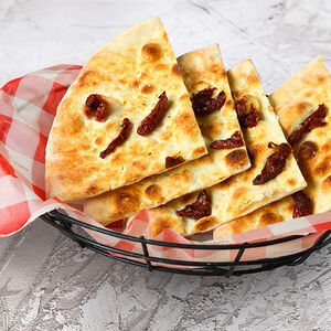 Фокачча с вялеными томатами