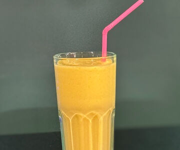 Молочный коктейль Манго-маракуйя